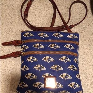 Baltimore Ravens Dooney & Bourke crossbody 😍